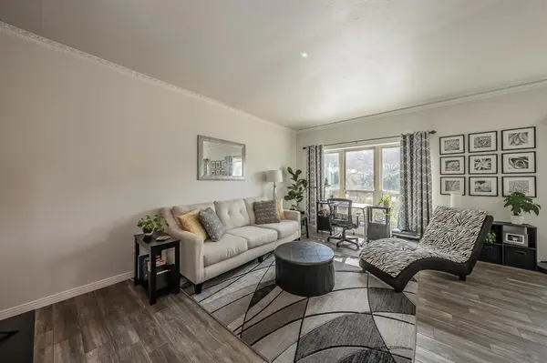 4415 Bellaire Drive S #203S, Fort Worth, TX 76109