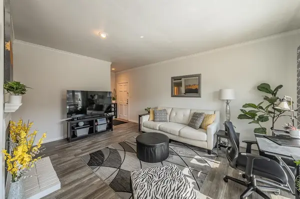 4415 Bellaire Drive S #203S, Fort Worth, TX 76109