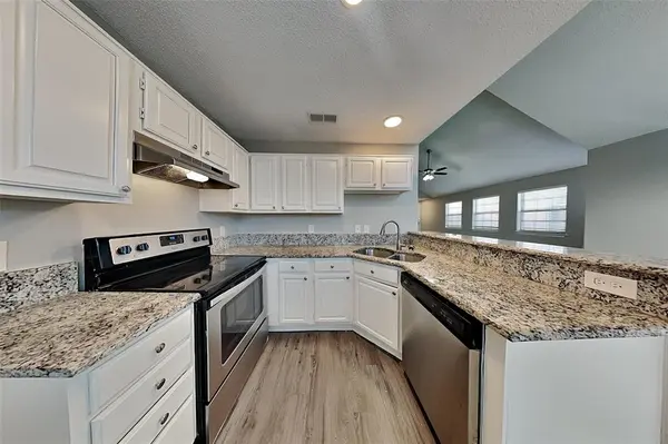 919 Azalia Drive, Lewisville, TX 75067