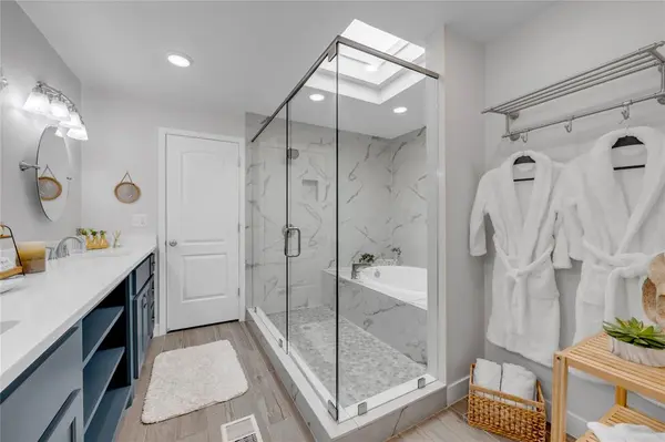 200 Free Rein #5, Horseshoe Bay, TX 78657