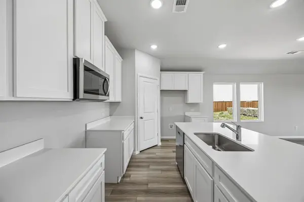 422 Lana Drive, Seagoville, TX 75159