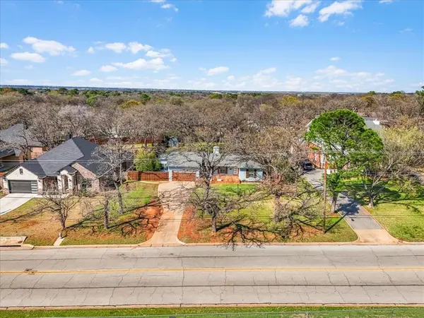 1313 W Sanford Street, Arlington, TX 76012