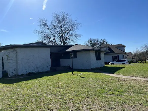 1101 S Trinity Street, Decatur, TX 76234