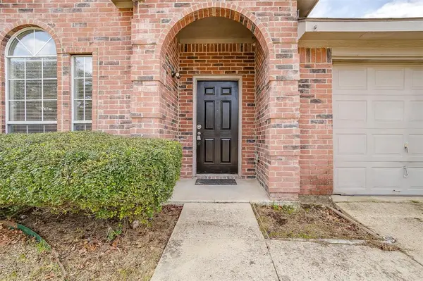 927 Simon Drive, Cedar Hill, TX 75104