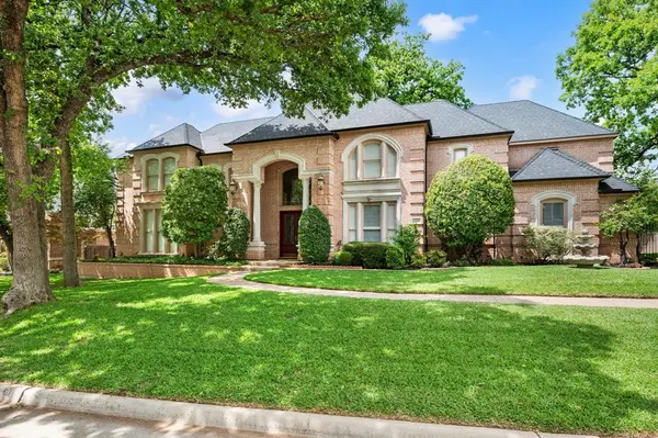 204 Brookview Court, Southlake, TX 76092