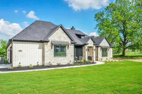 1028 Henry Way Road, Springtown, TX 76082