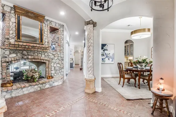 2032 Cains Lane, Mansfield, TX 76063