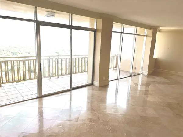 6211 W Northwest Highway #2401, Dallas, TX 75225