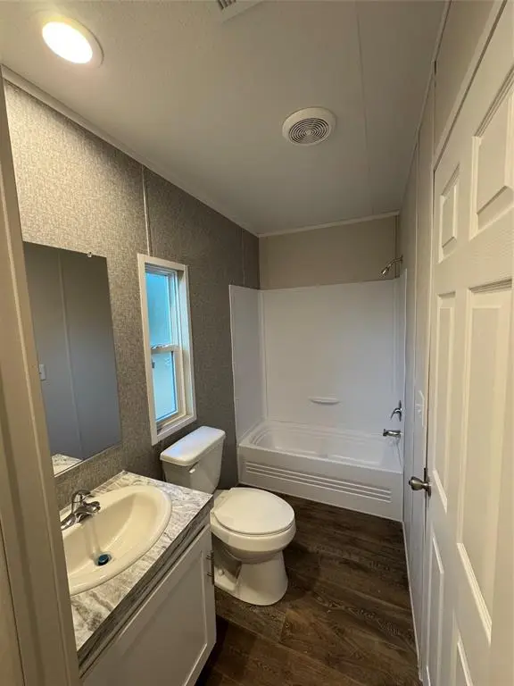 2225 WOODVIEW Trail, Granbury, TX 76048