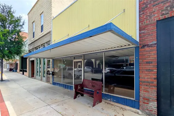 1006 Halsell Street, Bridgeport, TX 76426