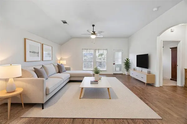 1408 Lauren Lane, Granbury, TX 76048