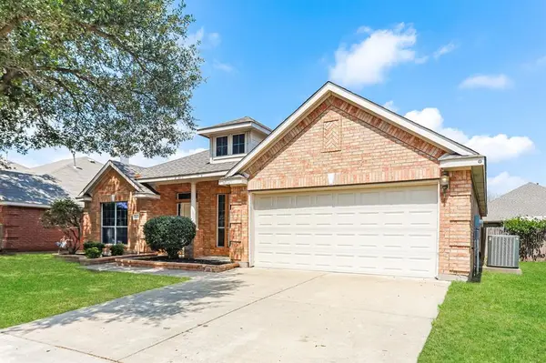 2240 Sparrow Hawk Court, Grand Prairie, TX 75052