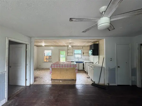 111 Gordon Drive, Terrell, TX 75160