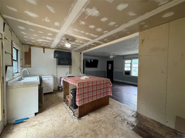 111 Gordon Drive, Terrell, TX 75160