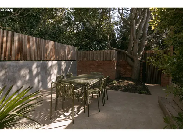 6015 SE SALMON ST, Portland, OR 97215