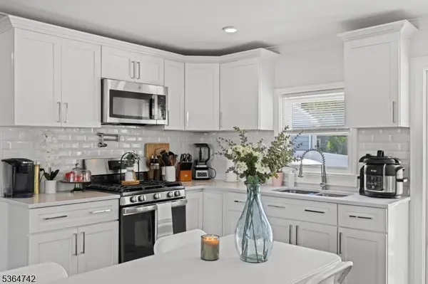 65 Delmar Pl, Irvington Twp., NJ 07111