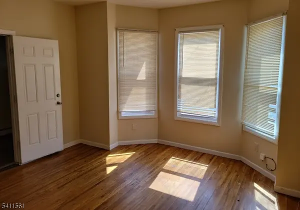 172 9Th St, Passaic City, NJ 07055