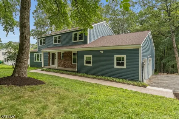 56 Mountainside Rd, Mendham Boro, NJ 07945