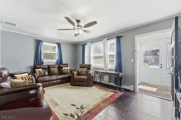 537 Rogers Dr, Roxbury Twp., NJ 07850