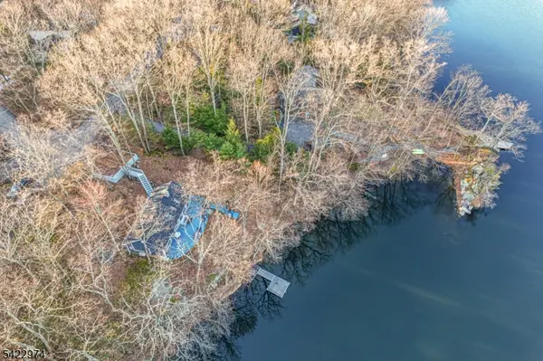 361 E Lakeshore Dr, Vernon Twp., NJ 07422