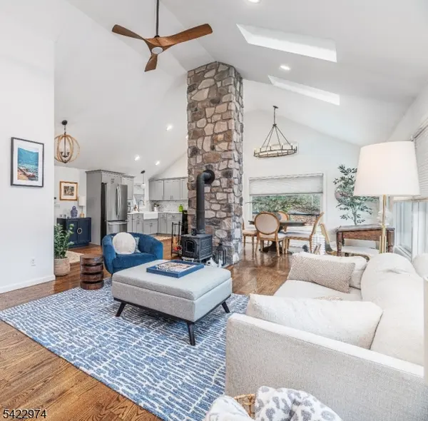 361 E Lakeshore Dr, Vernon Twp., NJ 07422