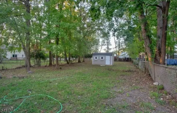 215 E 10Th Ave, Roselle Boro, NJ 07203