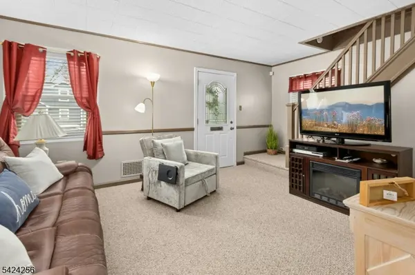 44 JAMES AVENUE, Clark Twp., NJ 07066