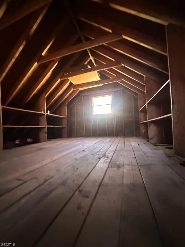 24 Willow St, Bergenfield Boro, NJ 07621