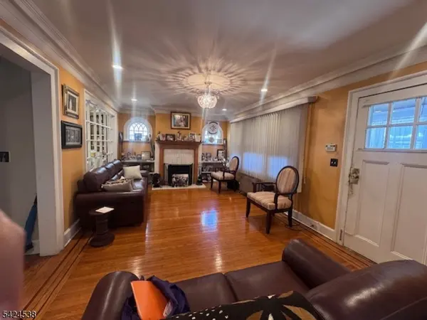 38 Emerson St, East Orange City, NJ 07018