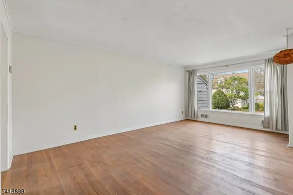 24 Pearl St, Summit City, NJ 07901