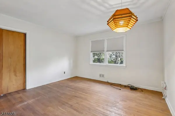 24 Pearl St, Summit City, NJ 07901