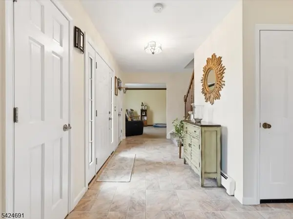 24 Powhatatan Way, Mount Olive Twp., NJ 07840