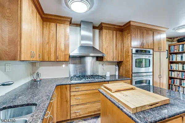 27 Landry Rd, Franklin Twp., NJ 08873