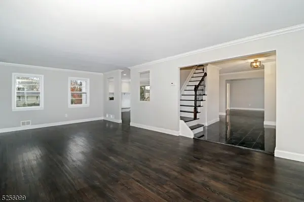 13 Hanover Rd, East Hanover Twp., NJ 07936