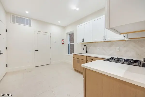 10 School St #2, Passaic City, NJ 07055