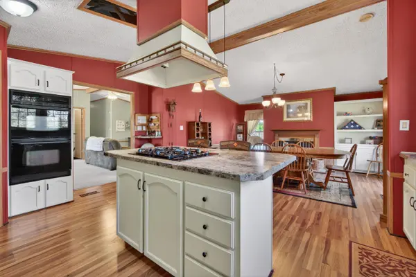 3900 Whipple RD, Leoni Twp, MI 49201