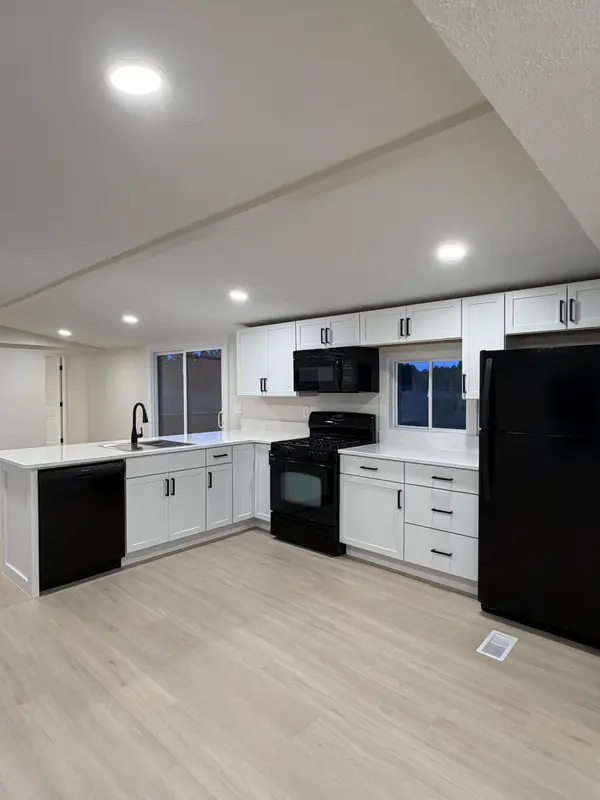 1595 N County Line RD, Belvidere Twp, MI 48886