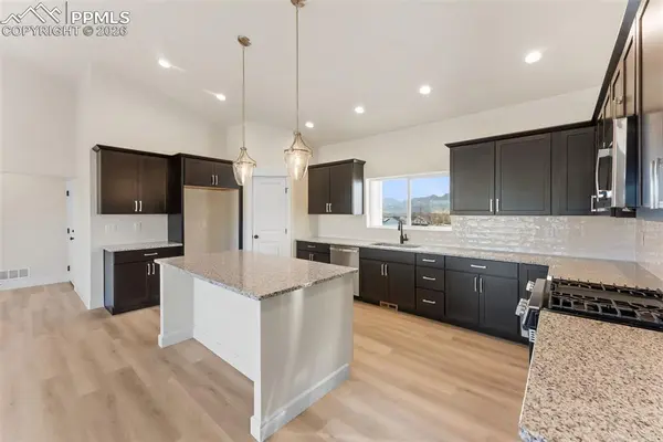 806 Keystone LOOP, Canon City, CO 81212