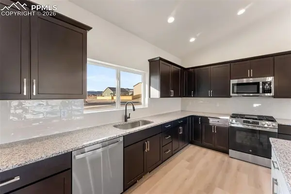 806 Keystone LOOP, Canon City, CO 81212