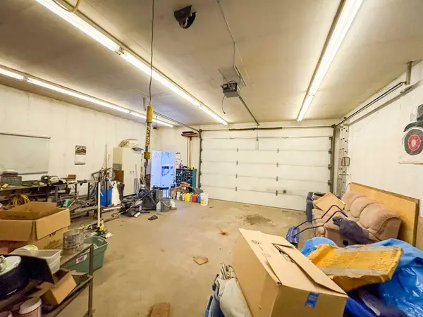 9245 112A AVE, Grande Prairie, AB T8V 3L8