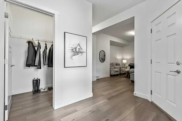 882 Bluerock WAY SW, Calgary, AB T2Y0S5