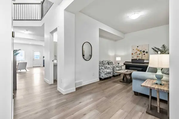 882 Bluerock WAY SW, Calgary, AB T2Y0S5