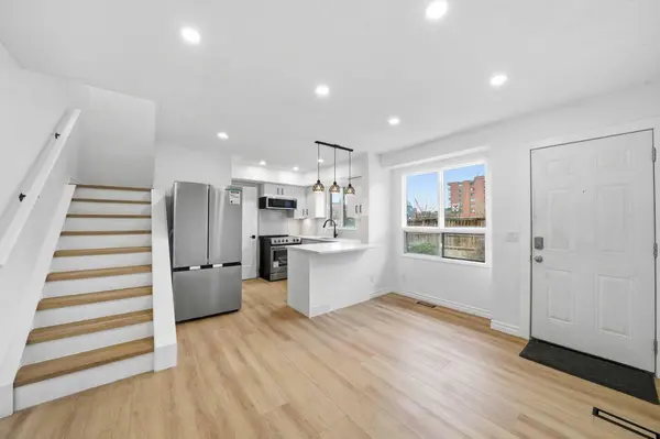 2804 17 AVE SW #3, Calgary, AB T3E 6K8