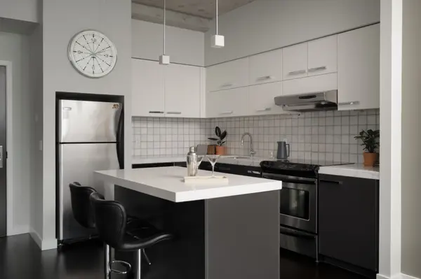 552 Wellington ST W #1301, Toronto C01, ON M5V 2V5