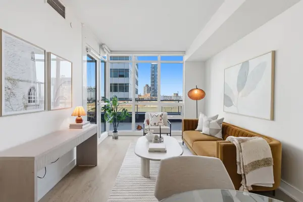 30 Roehampton AVE #706, Toronto C10, ON M4P 0B9