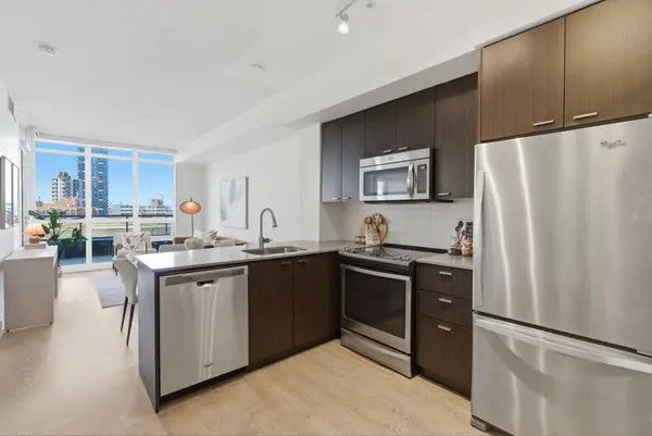 30 Roehampton AVE #706, Toronto C10, ON M4P 0B9