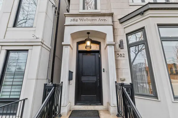 582 Woburn AVE, Toronto C04, ON M5M 1L9
