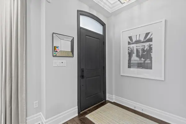 582 Woburn AVE, Toronto C04, ON M5M 1L9