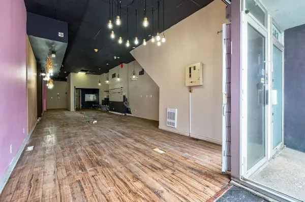 283 College ST #Main, Toronto C01, ON M5T 1S2