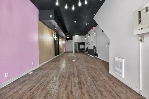 283 College ST #Main, Toronto C01, ON M5T 1S2